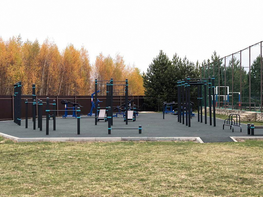 Спортивная площадка поселка